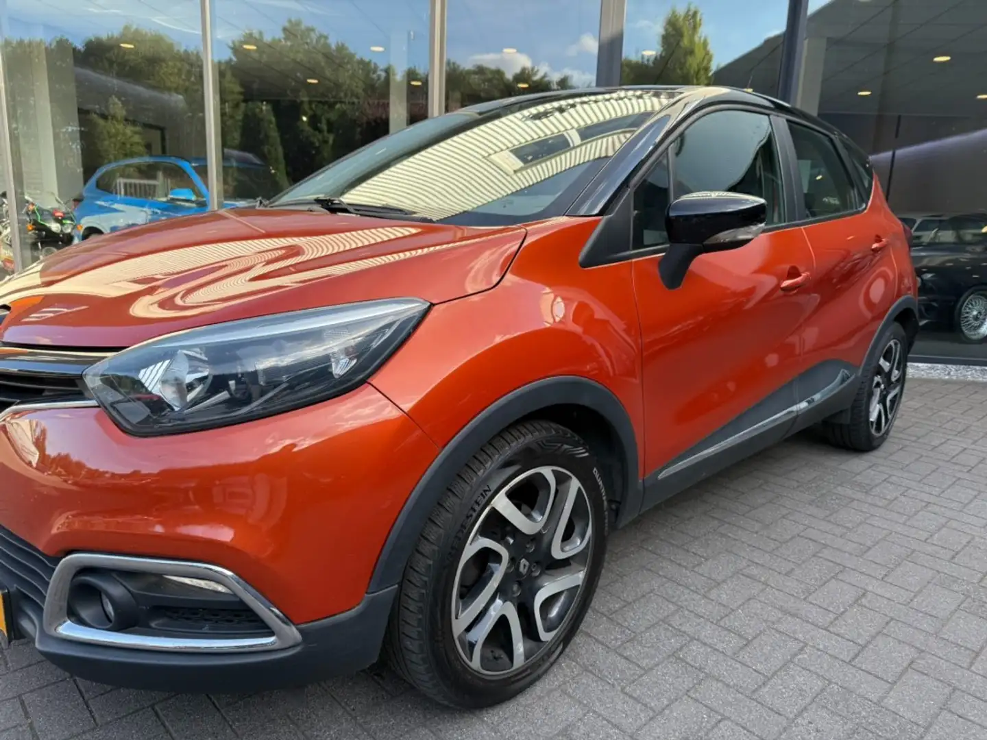 Renault Captur 0.9 TCe 90pk Expression, 1e Eigenaar,Airco,Ãrui Oranje - 2