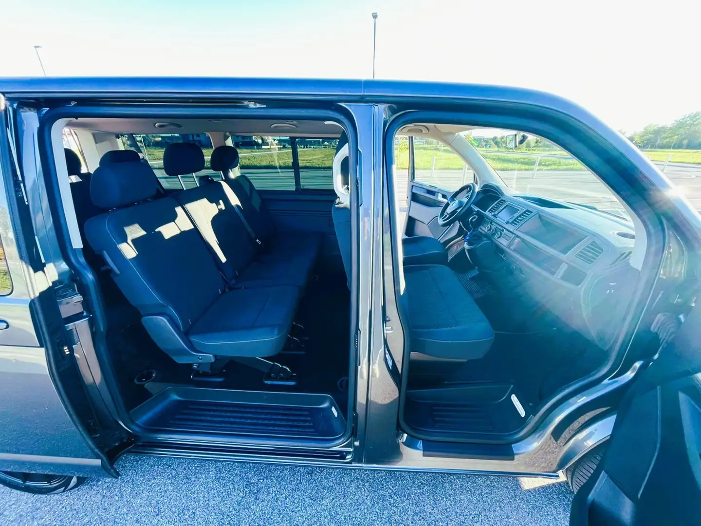 Volkswagen T6 Caravelle nove posti - 1