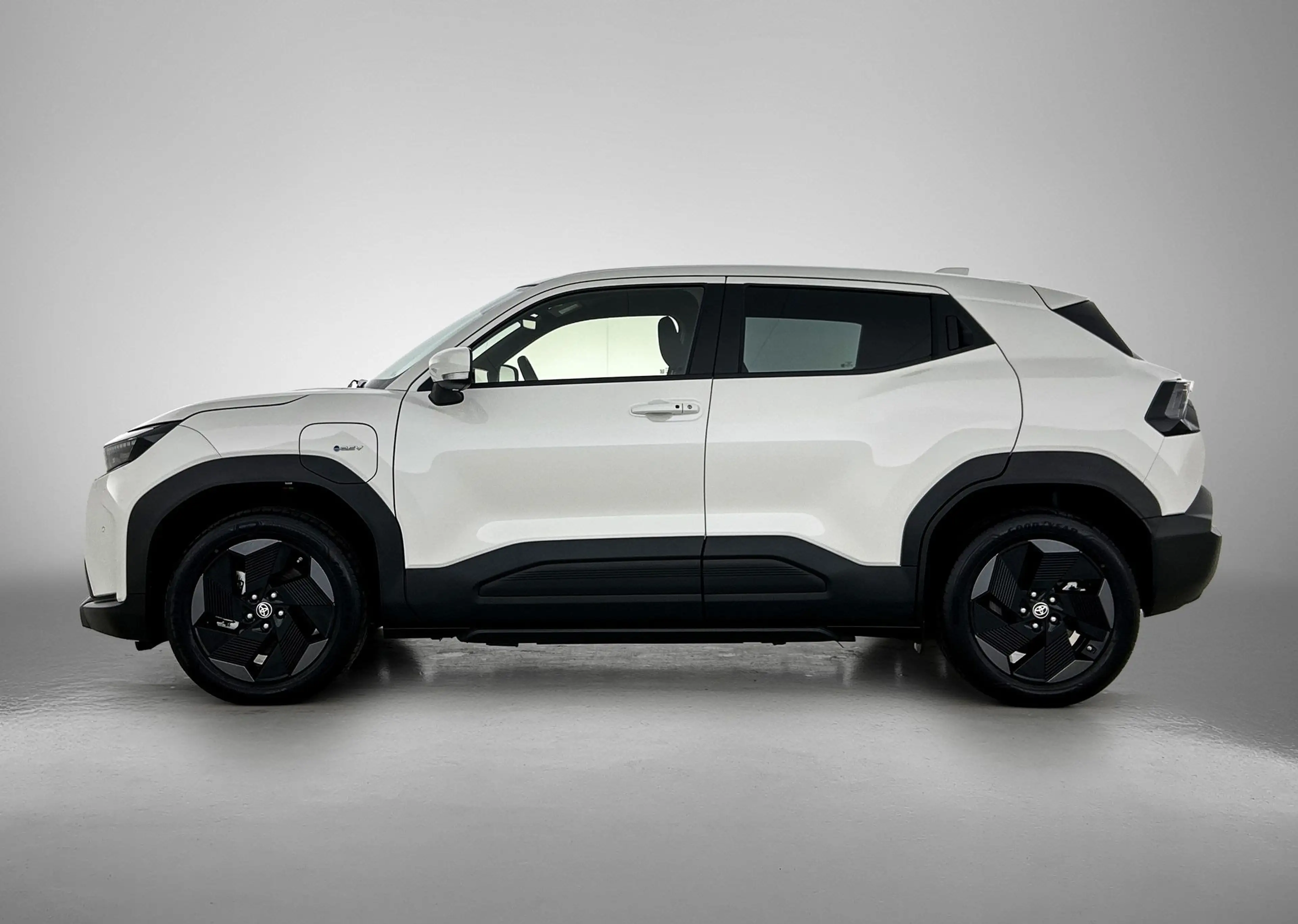 Toyota Urban Cruiser Dynamic 61 kWh EV-Deal — photo 3
