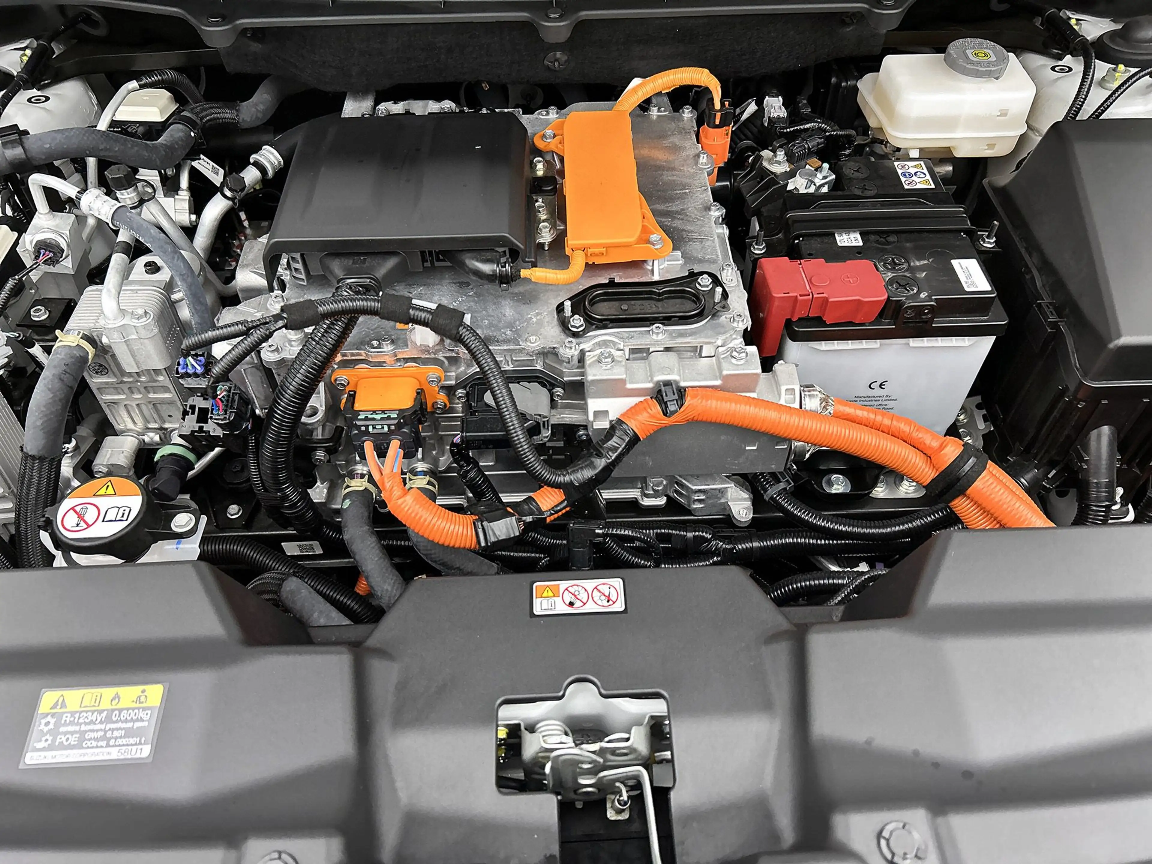 Toyota Urban Cruiser Dynamic 61 kWh EV-Deal — photo 37
