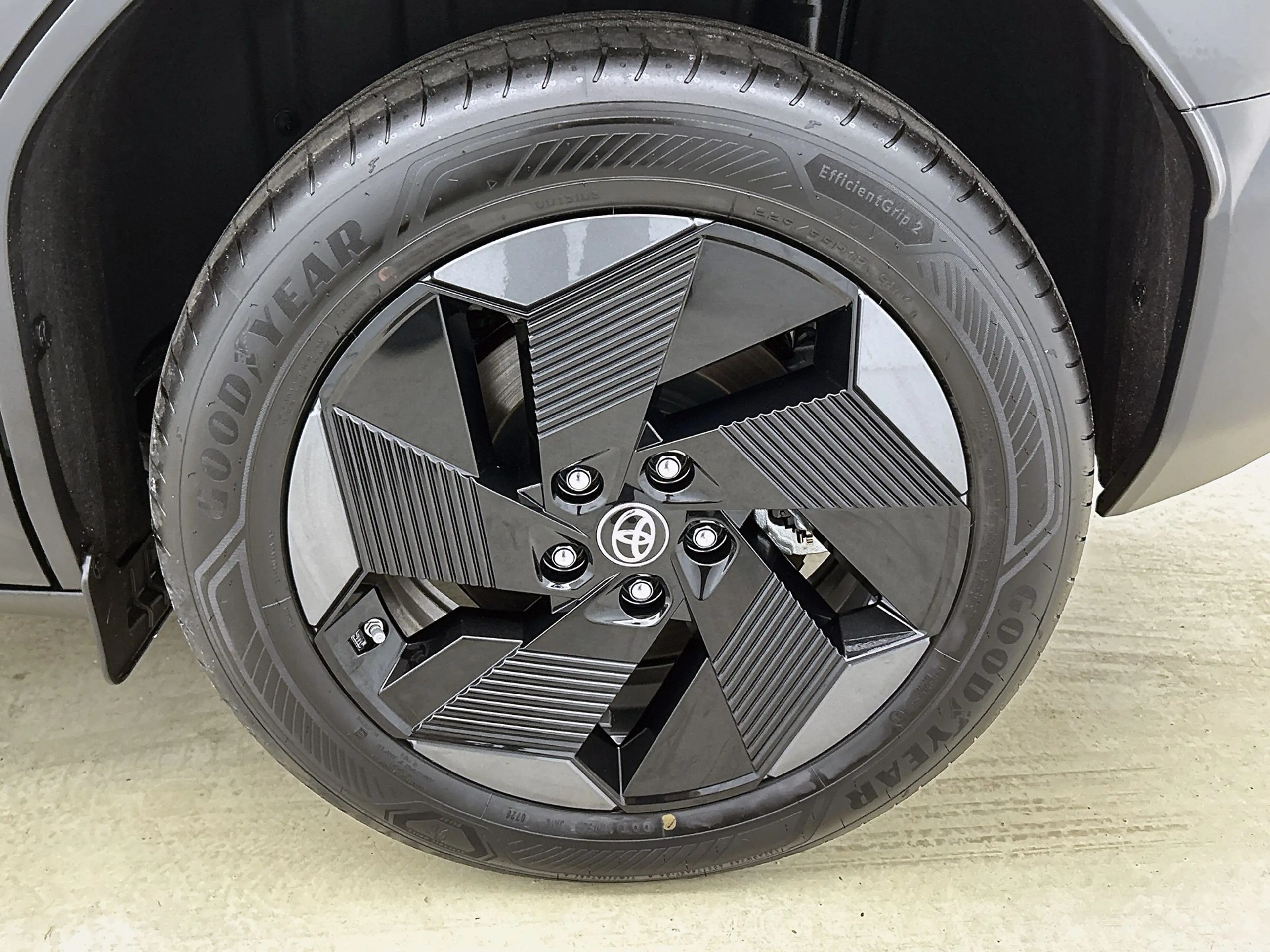 Toyota Urban Cruiser Dynamic 61 kWh EV-Deal — photo 25