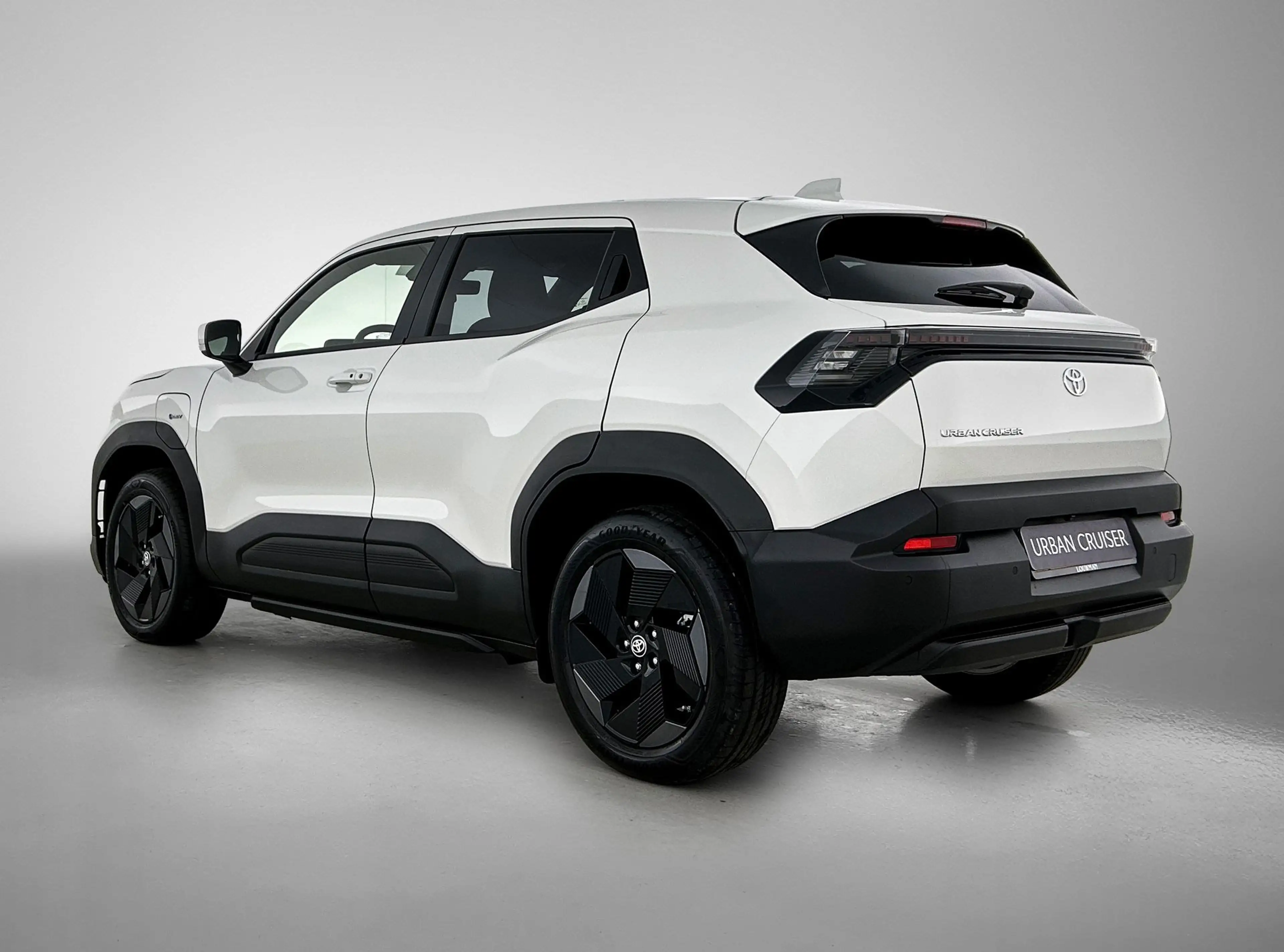 Toyota Urban Cruiser Dynamic 61 kWh EV-Deal — photo 14