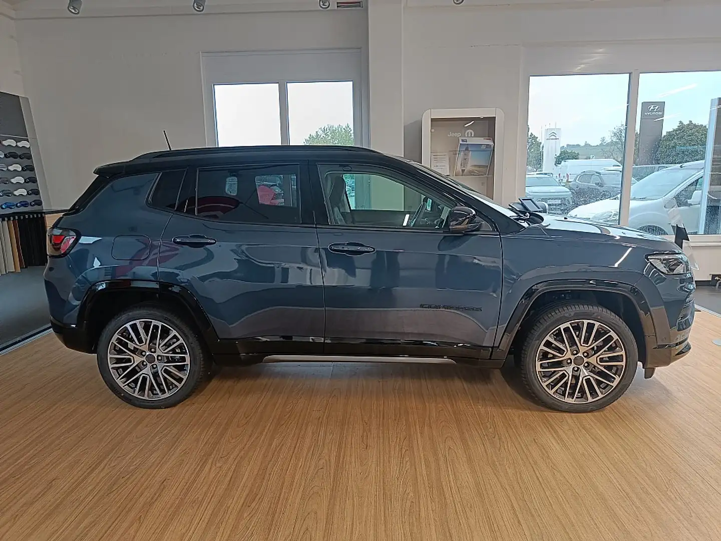 Jeep Compass 1.3 PHEV Summit 240 PS AT 4xe Premium Paket + S... Blau - 2