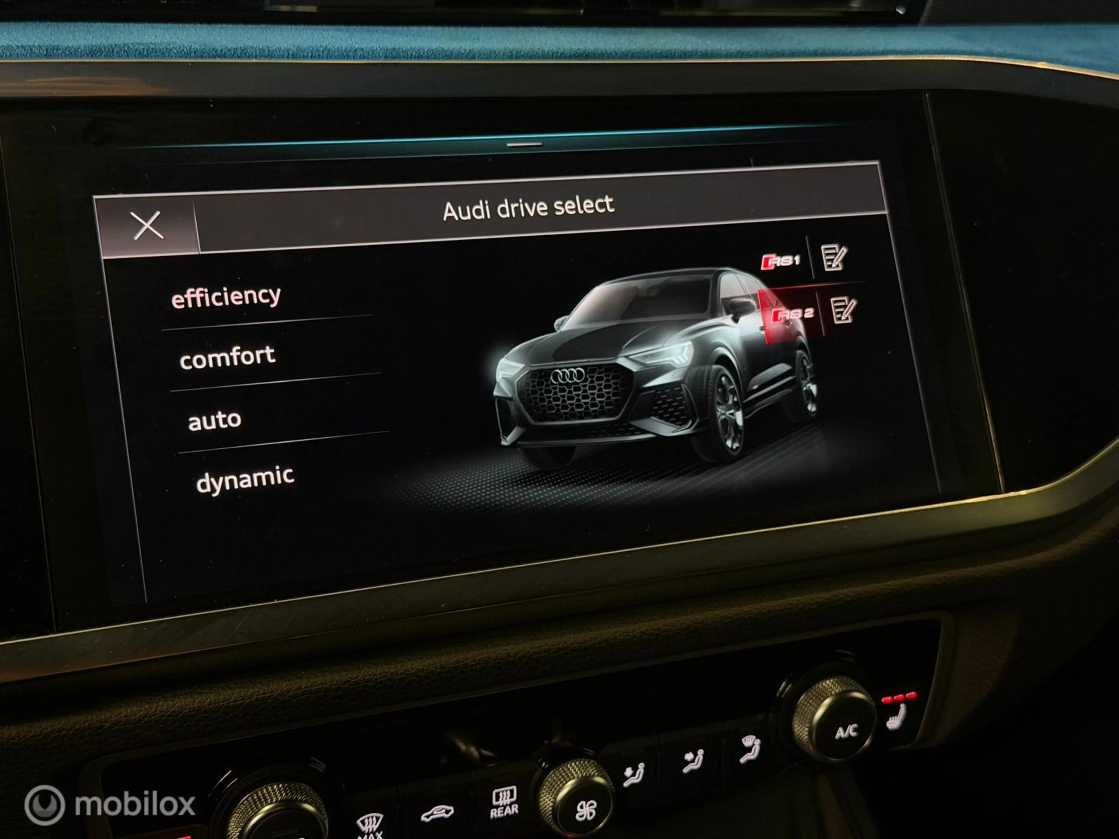 Audi RS Q3 Sportback 2.5 TFSI Panorama/Keramisch/B&O/Full Bla — photo 36