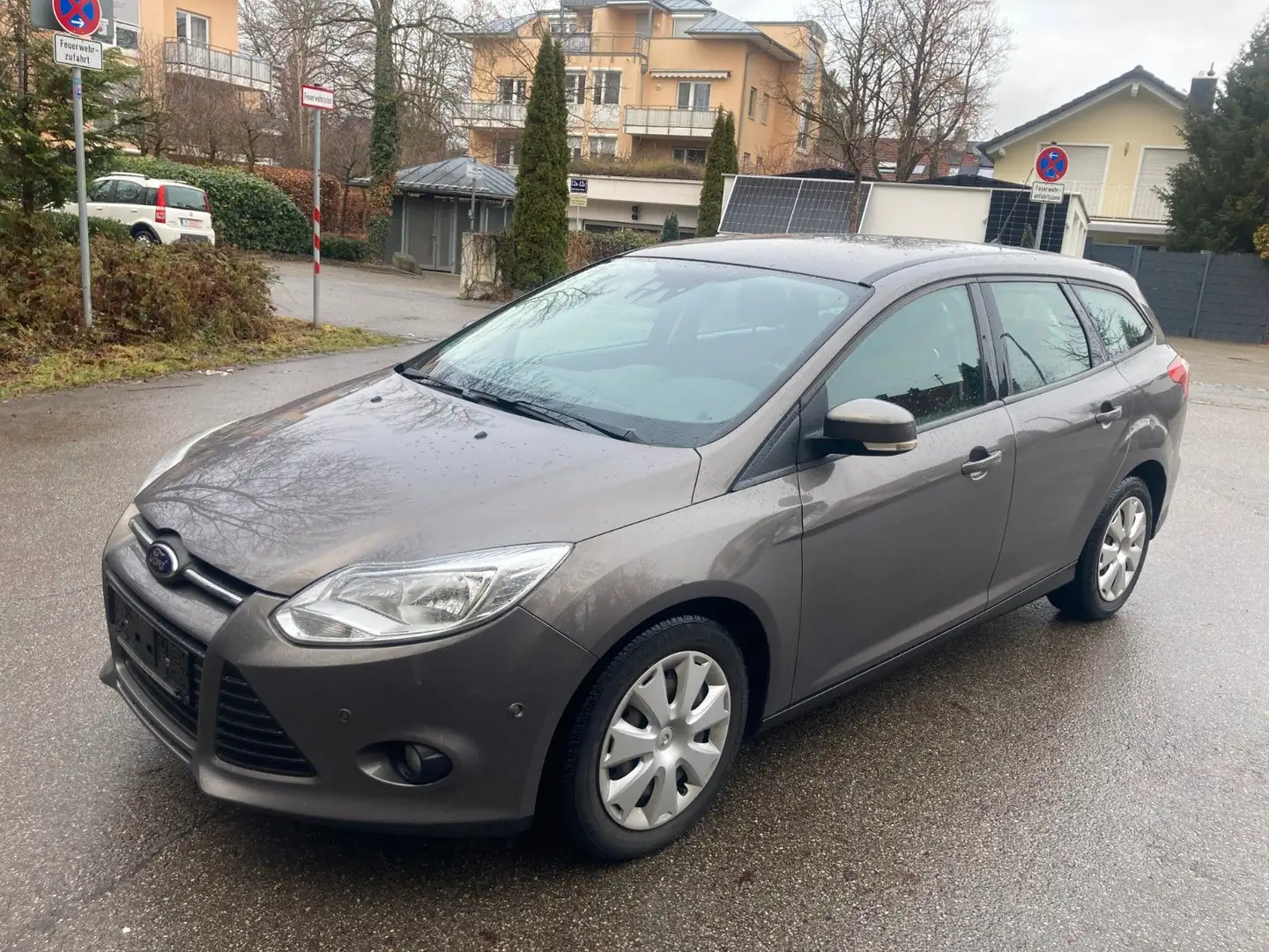 Ford Focus Turnier Trend ZAHNRIEMEN  TÜV AU  NEU Marrón - 1
