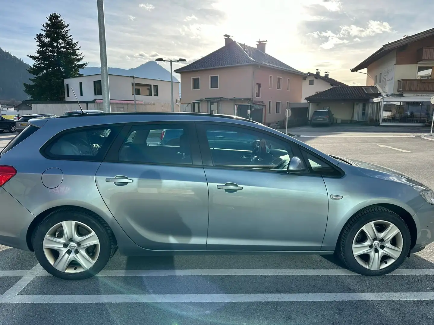 Opel Astra Astra Sports Tourer Kombilimousine Grau - 1