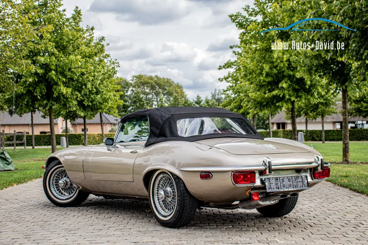 Jaguar E-Type V12 Serie 3 Cabrio Aut. / OLDTIMER / LEDER / 15", foto 2