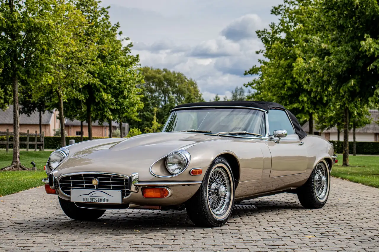 Jaguar E-Type V12 Serie 3 Cabrio Aut. / OLDTIMER / LEDER / 15", foto 6