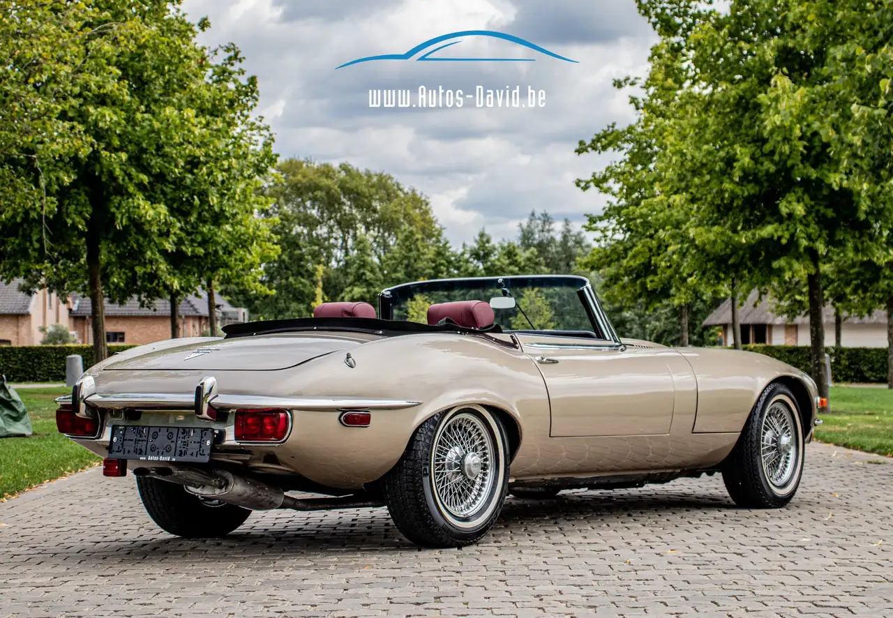 Jaguar E-Type V12 Serie 3 Cabrio Aut. / OLDTIMER / LEDER / 15", foto 4
