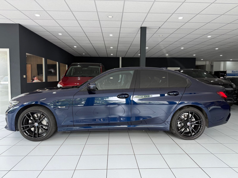 BMW 330 e*M-PAKET*LASER*M-SITZE*HEADUP*MEMORY*SHD*360 — photo 2