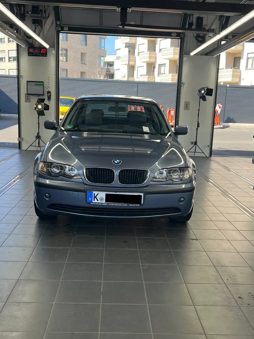 BMW 318 BMW E46 318i Facelift - 1