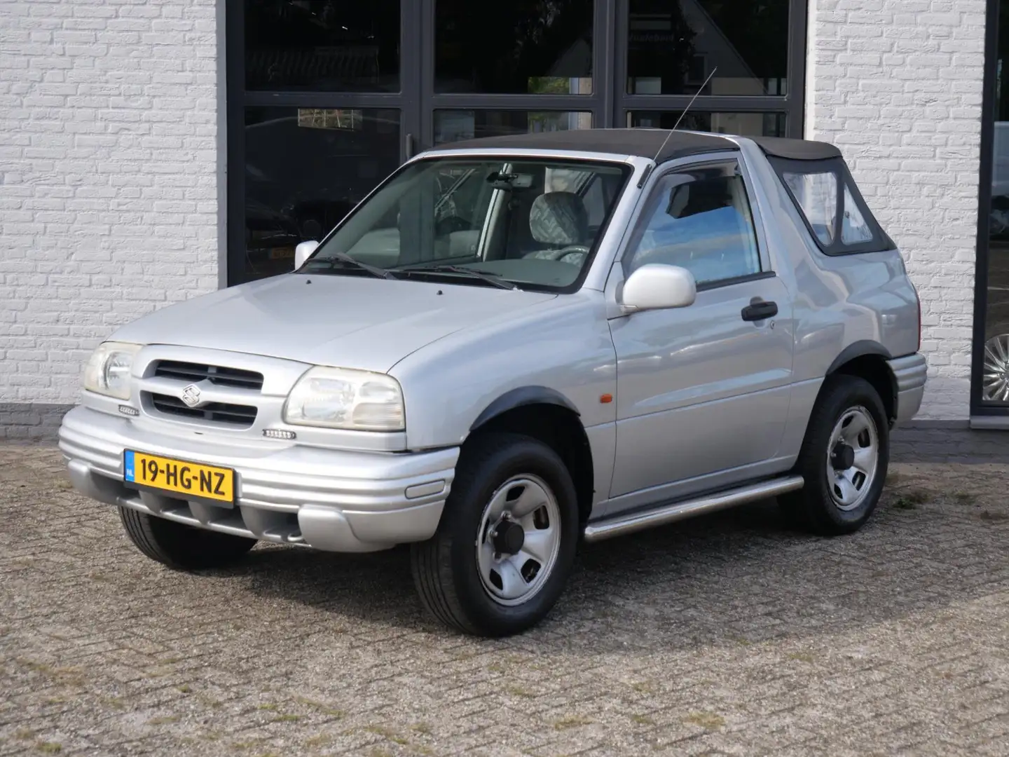 Suzuki Grand Vitara 2.0 Cabrio Gris - 1