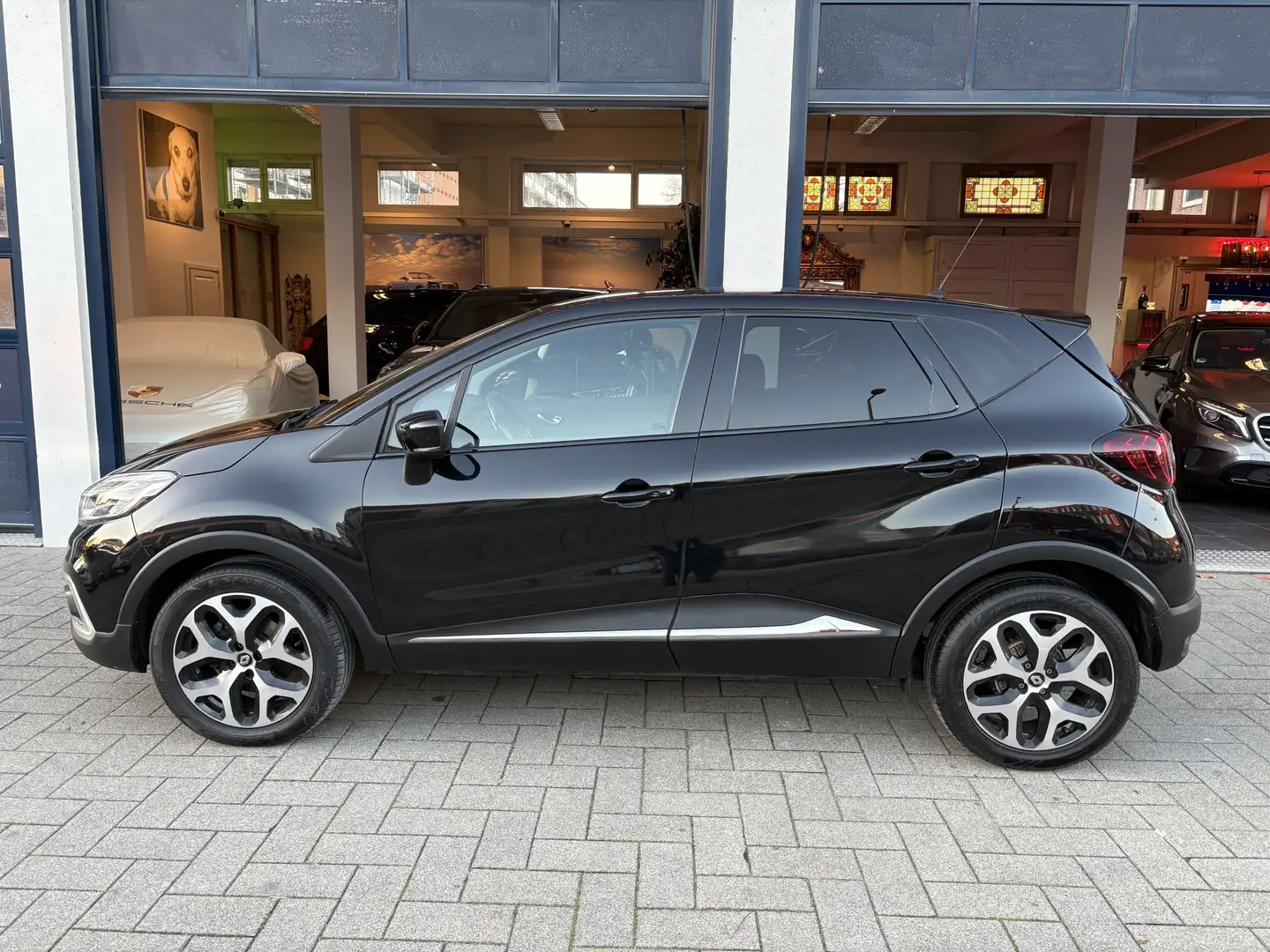 Renault Captur 1.2 TCe Bose AUTOMAAT/CLIMA/CRUISE/CAMERA Schwarz - 2