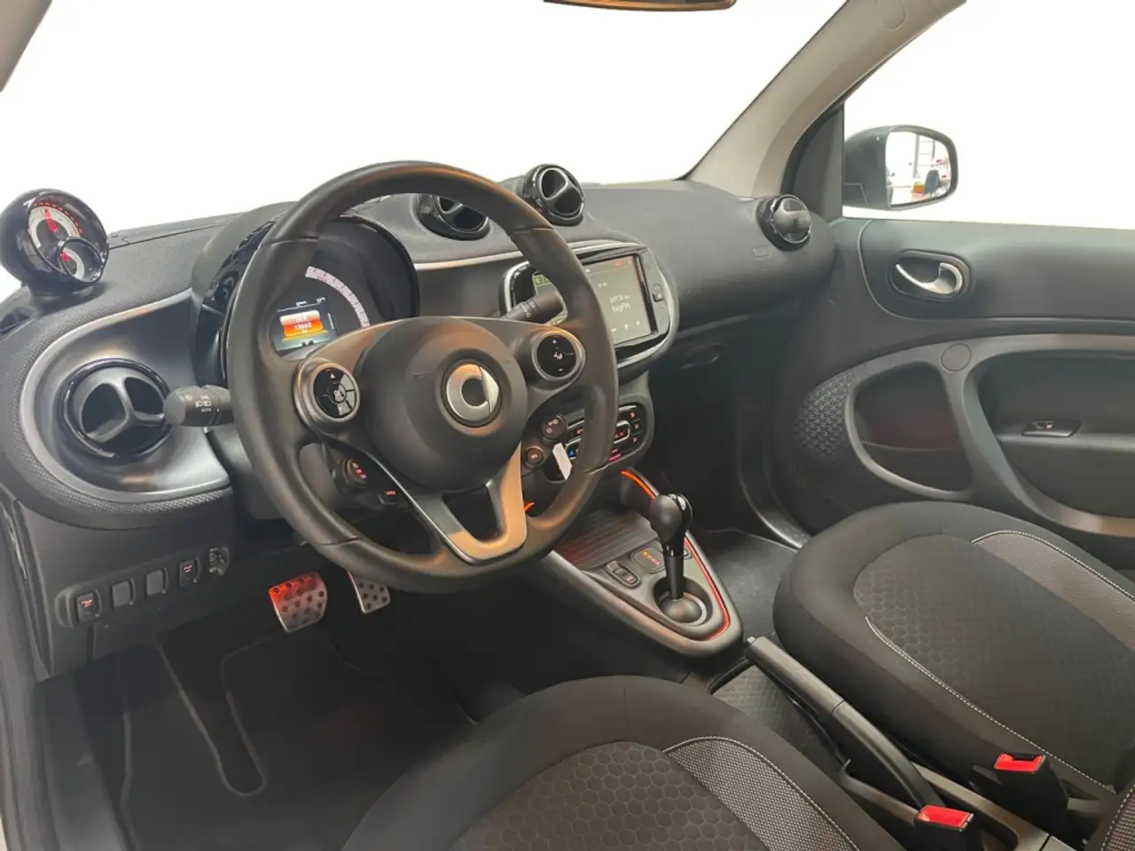 smart forTwo 2024 — фото 15