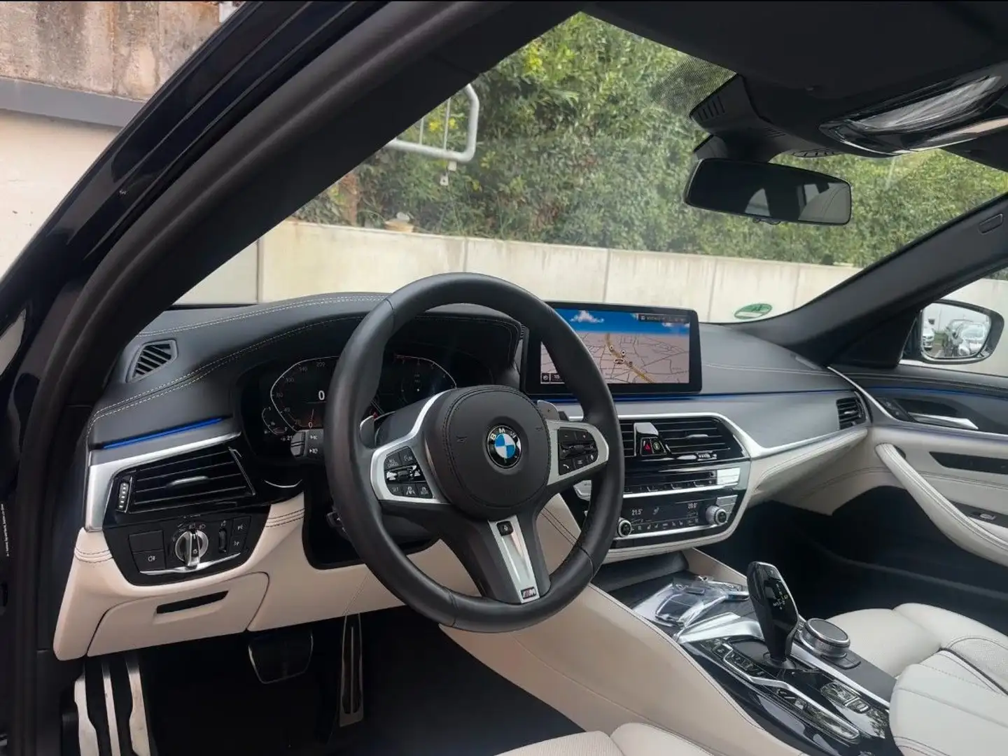 BMW 540 i xDr. M Sport PANO*Sitzklima*StandH*AHK*360° Bleu - 2