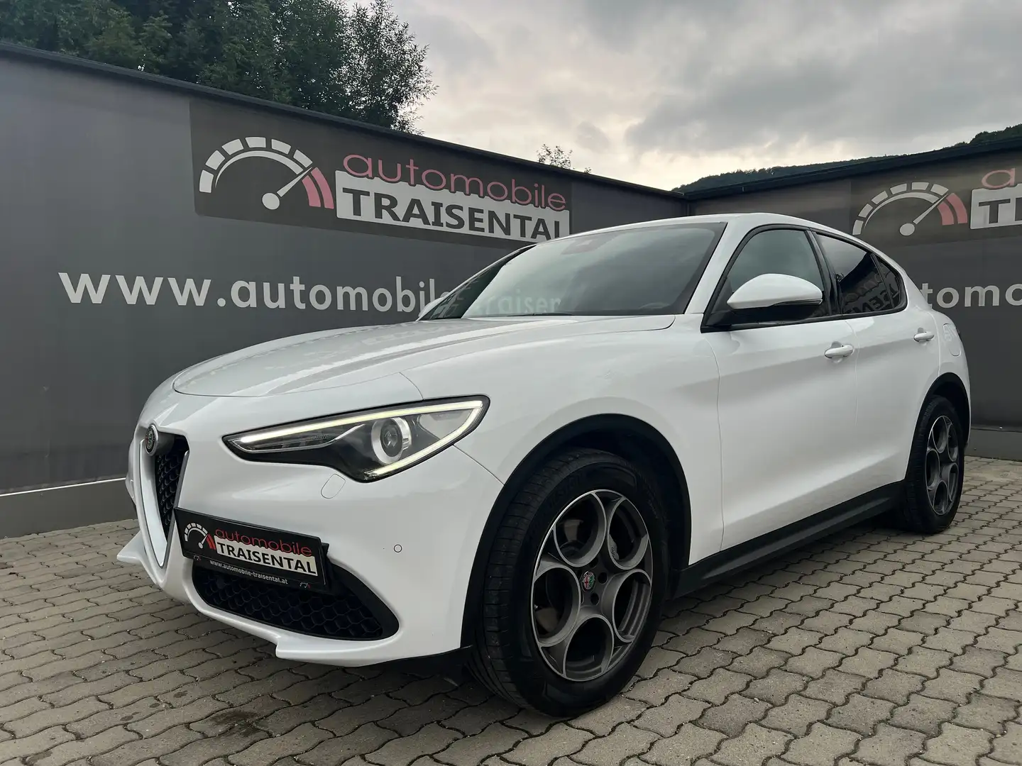 Alfa Romeo Stelvio 2.2 16V 160 AT8 Business Blanco - 1