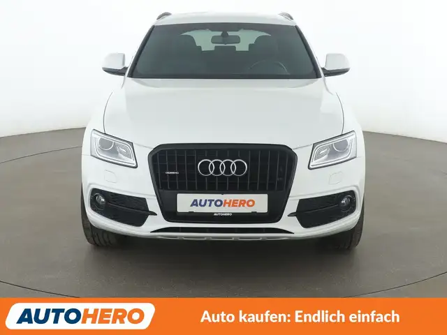 Audi Q5 view 9