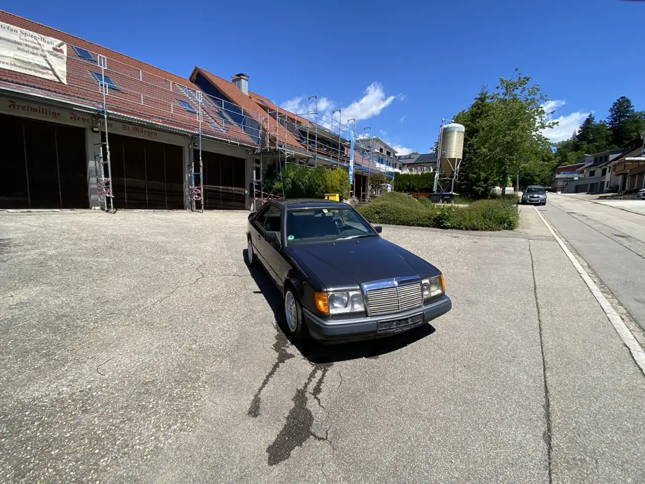 Mercedes-Benz 230 CE / 2 Autos, foto 2