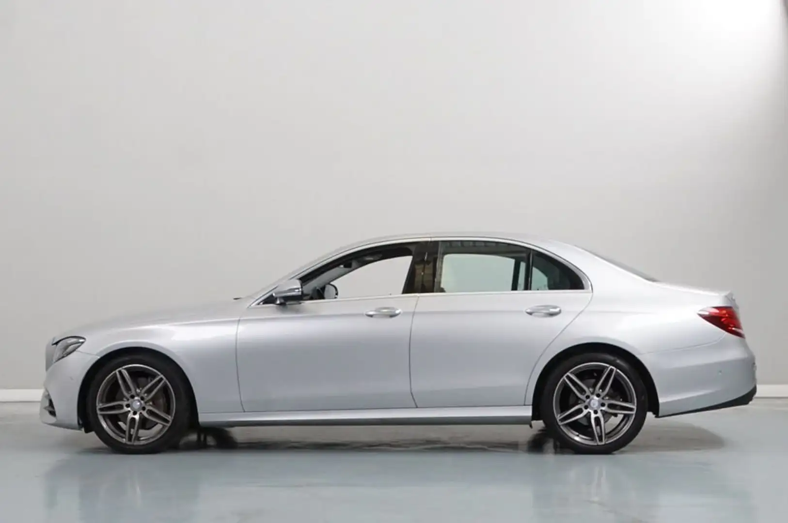 Mercedes-Benz E 220 E 220d 9G-Tronic 194 Plateado - 2