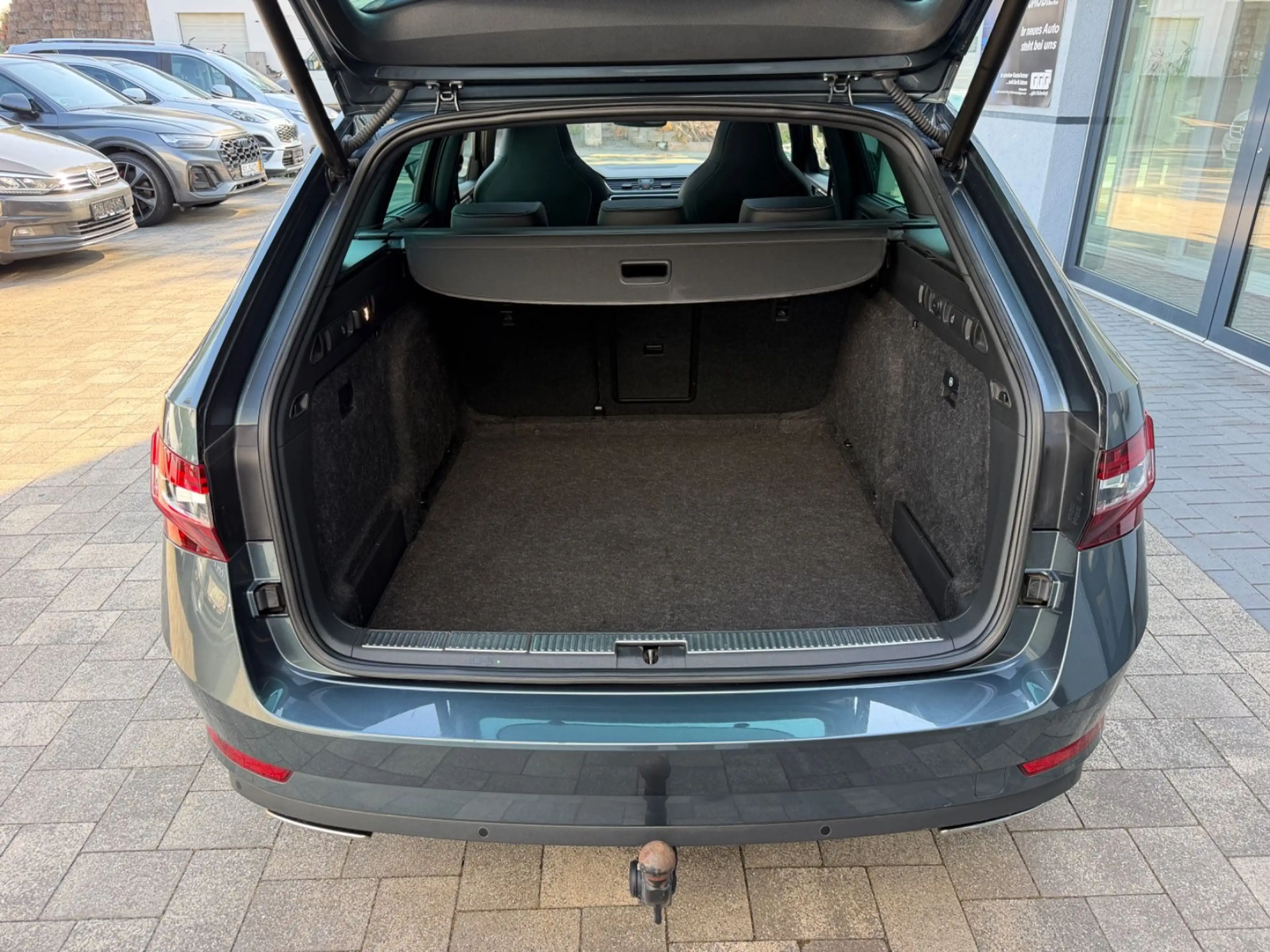 Skoda Superb Combi 2.0 TSI Sportline 4x4*Panorama*AHK — photo 13