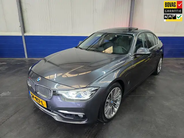 BMW 330 3-serie 330e Luxury Edition