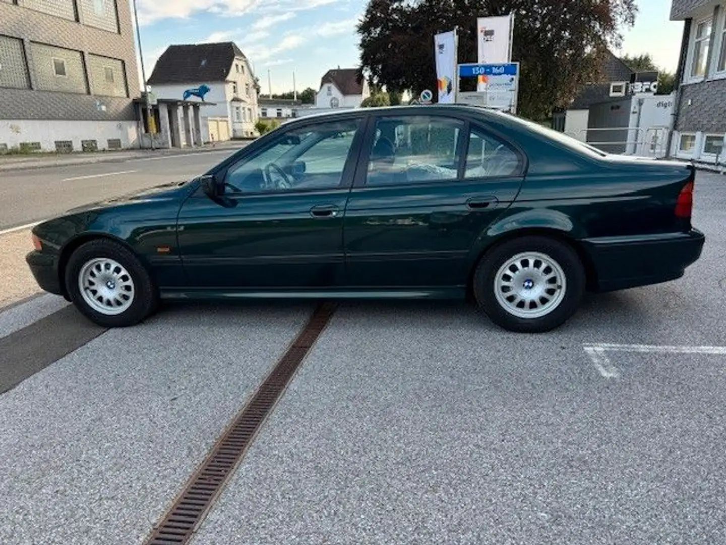 BMW 520 i Automatik 1 Hand Keine Rost Zöld - 1