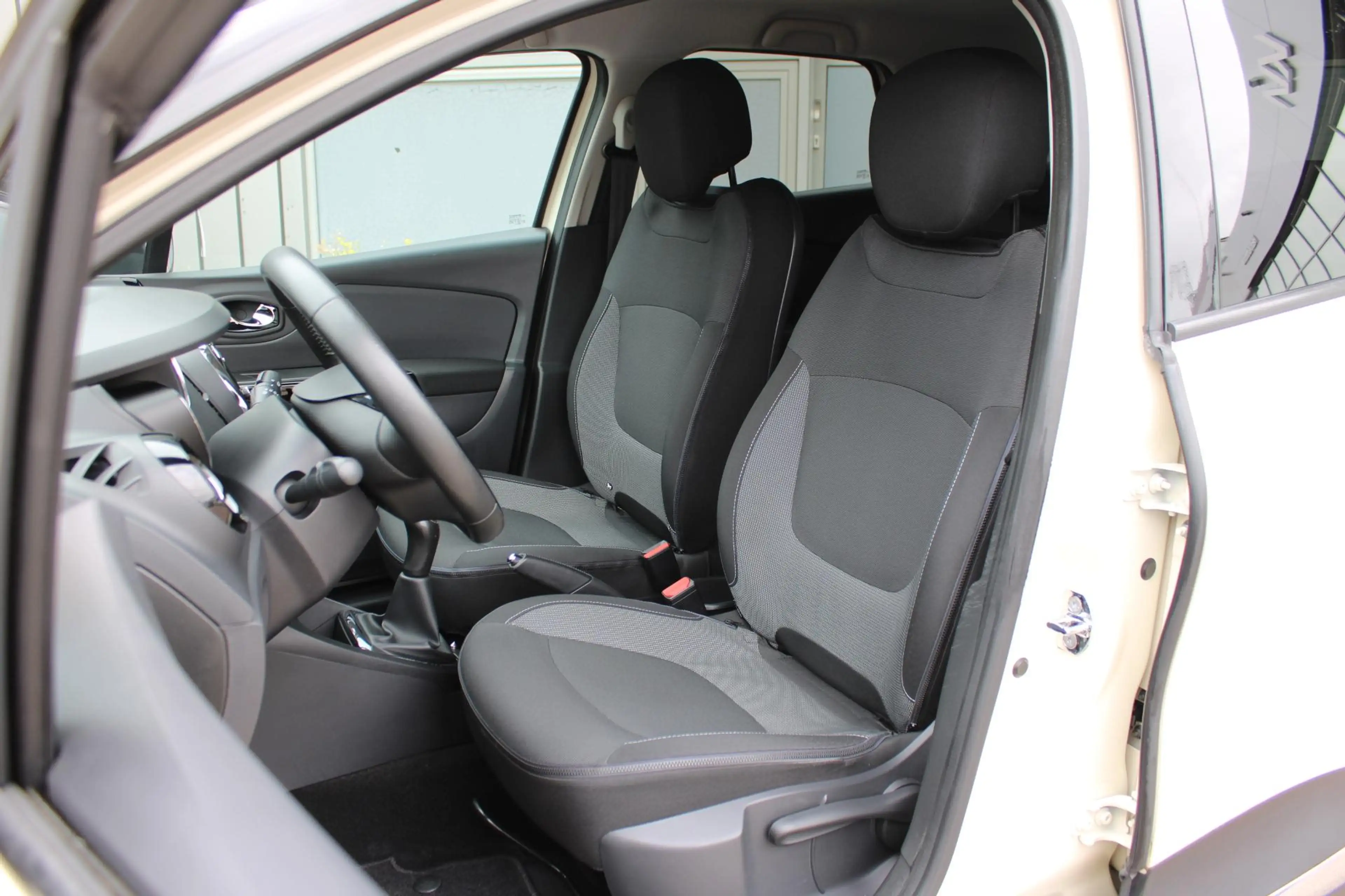 Renault Captur 0.9 TCe Dynamique | Trekhaak | Navigatie | Climate — photo 4