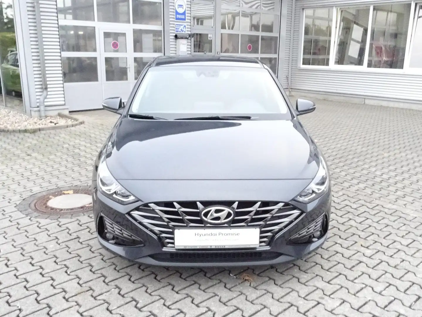 Hyundai i30 1.0 T-GDI 48V-Hybrid DCT Trend Navi Kamera PDC hin Grau - 2