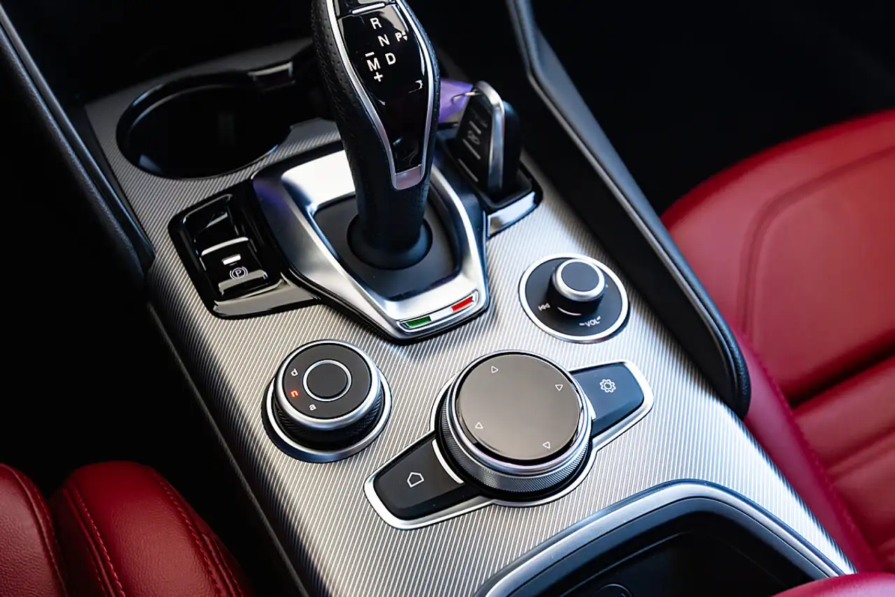 Alfa Romeo Giulia 2025 — фото 13