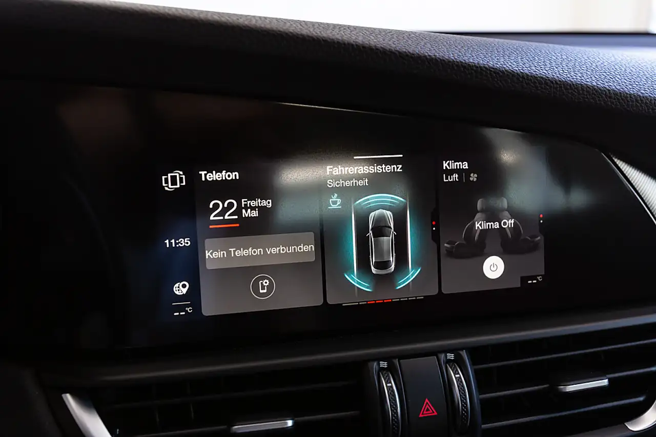 Alfa Romeo Giulia 2025 — фото 10