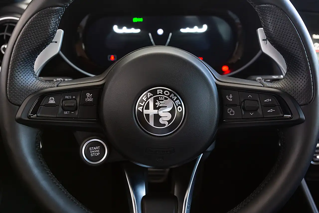 Alfa Romeo Giulia 2025 — фото 11