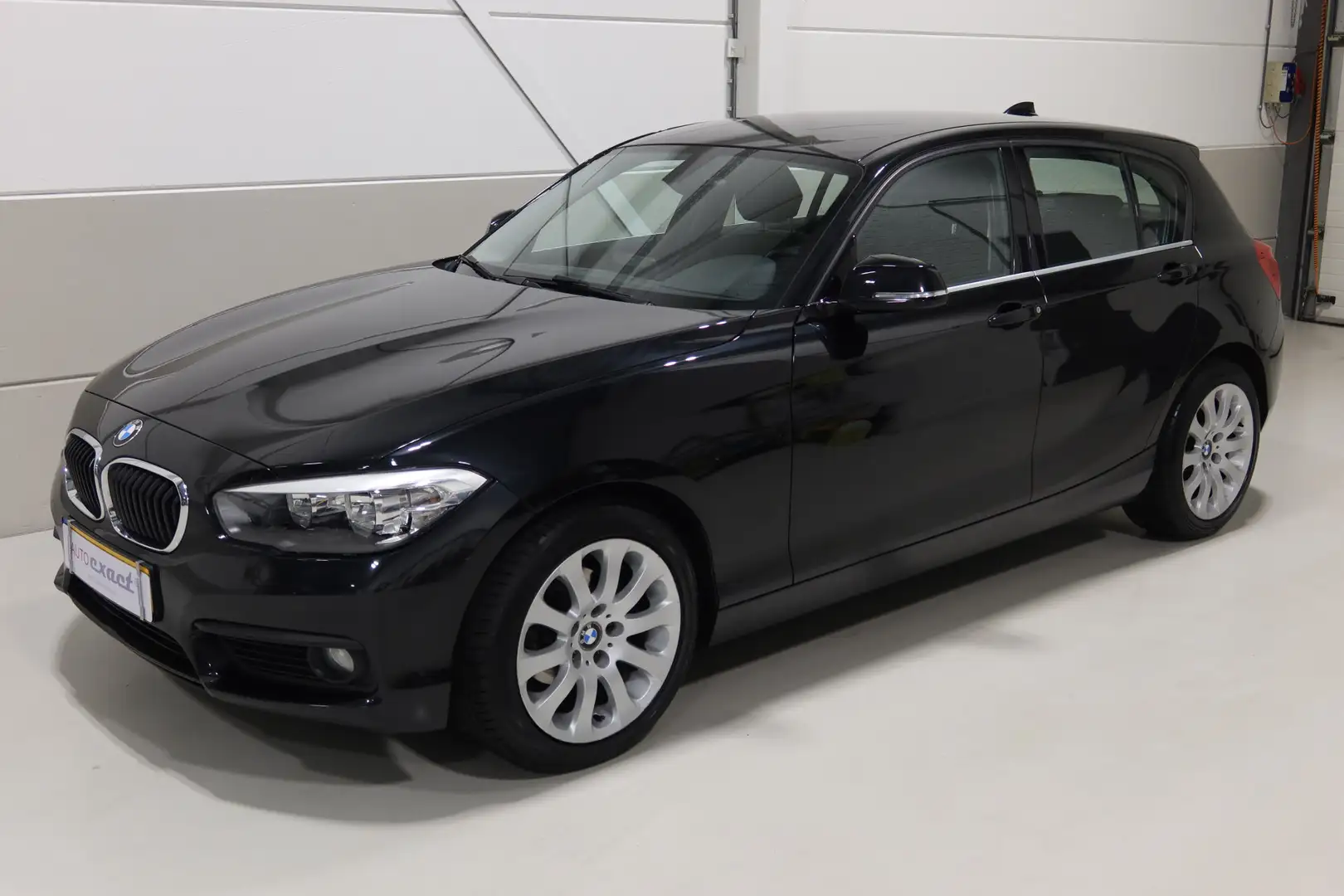 BMW 116 1-serie 116d Centennial Executive Schwarz - 2