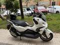 SYM ADX 125 Moto en perfecto estado y aun 3 años de garantia Blanc - thumbnail 3