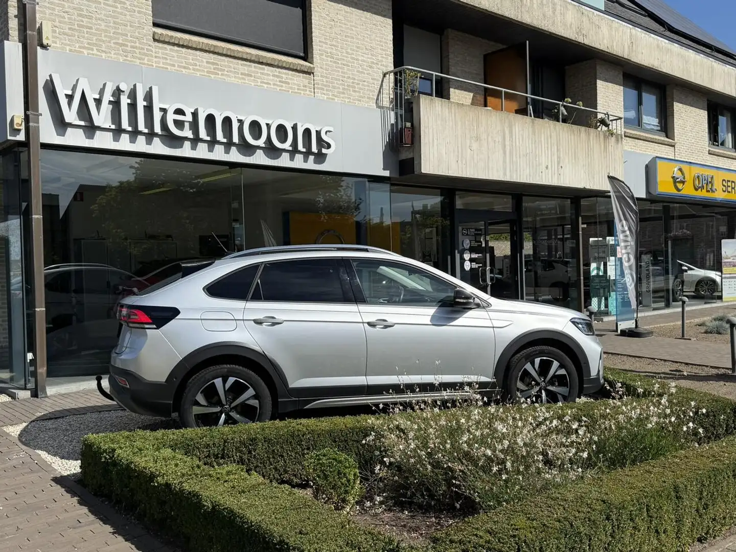 Volkswagen Taigo Style Business 1.0 TSI 110PK DSG7 *Camera*Digit... Argent - 2