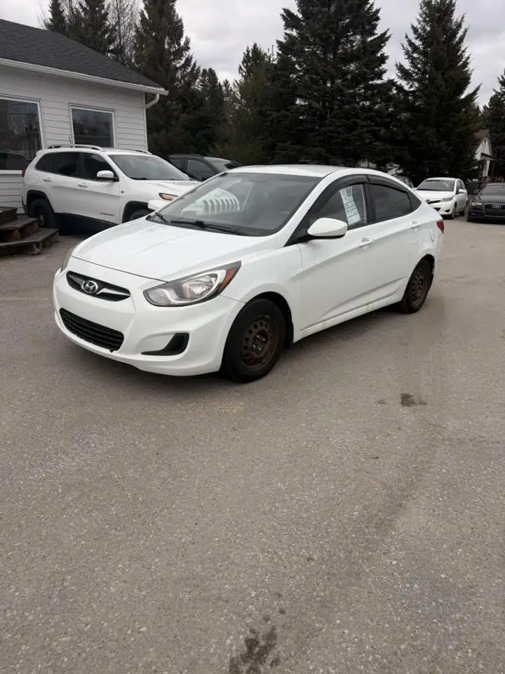 2012 Hyundai ACCENT