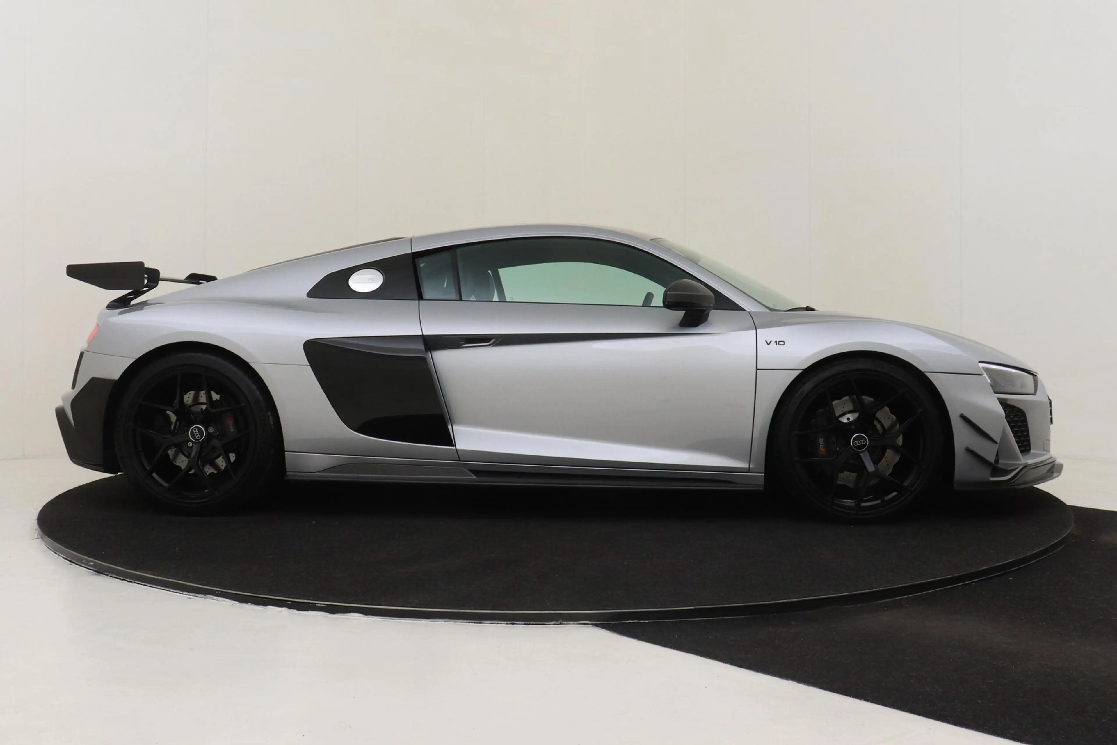 Audi R8 5.2 PERFORMANCE RWD CARBON BODYKIT|CARBON SPOILER| — photo 13