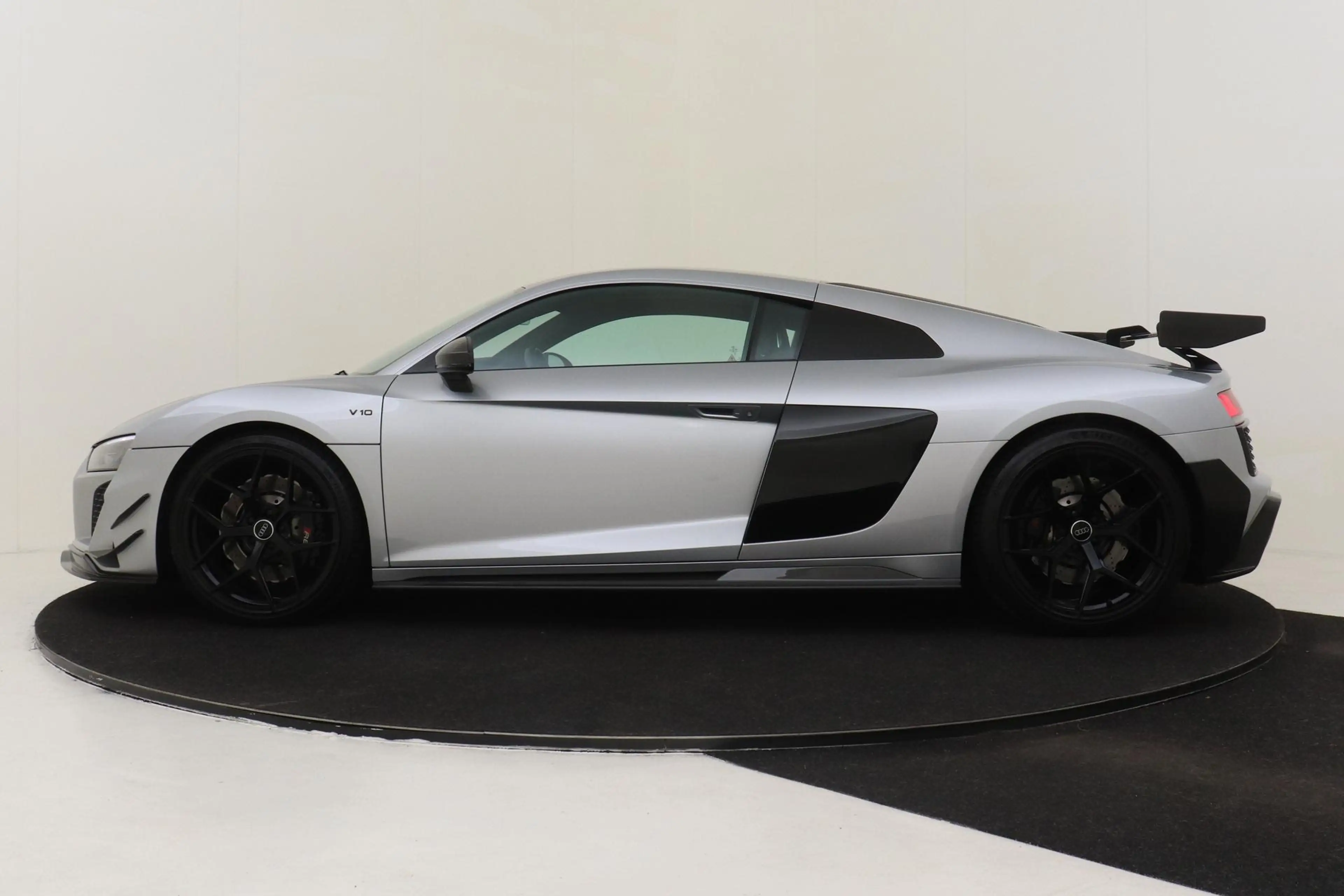 Audi R8 5.2 PERFORMANCE RWD CARBON BODYKIT|CARBON SPOILER| — photo 7