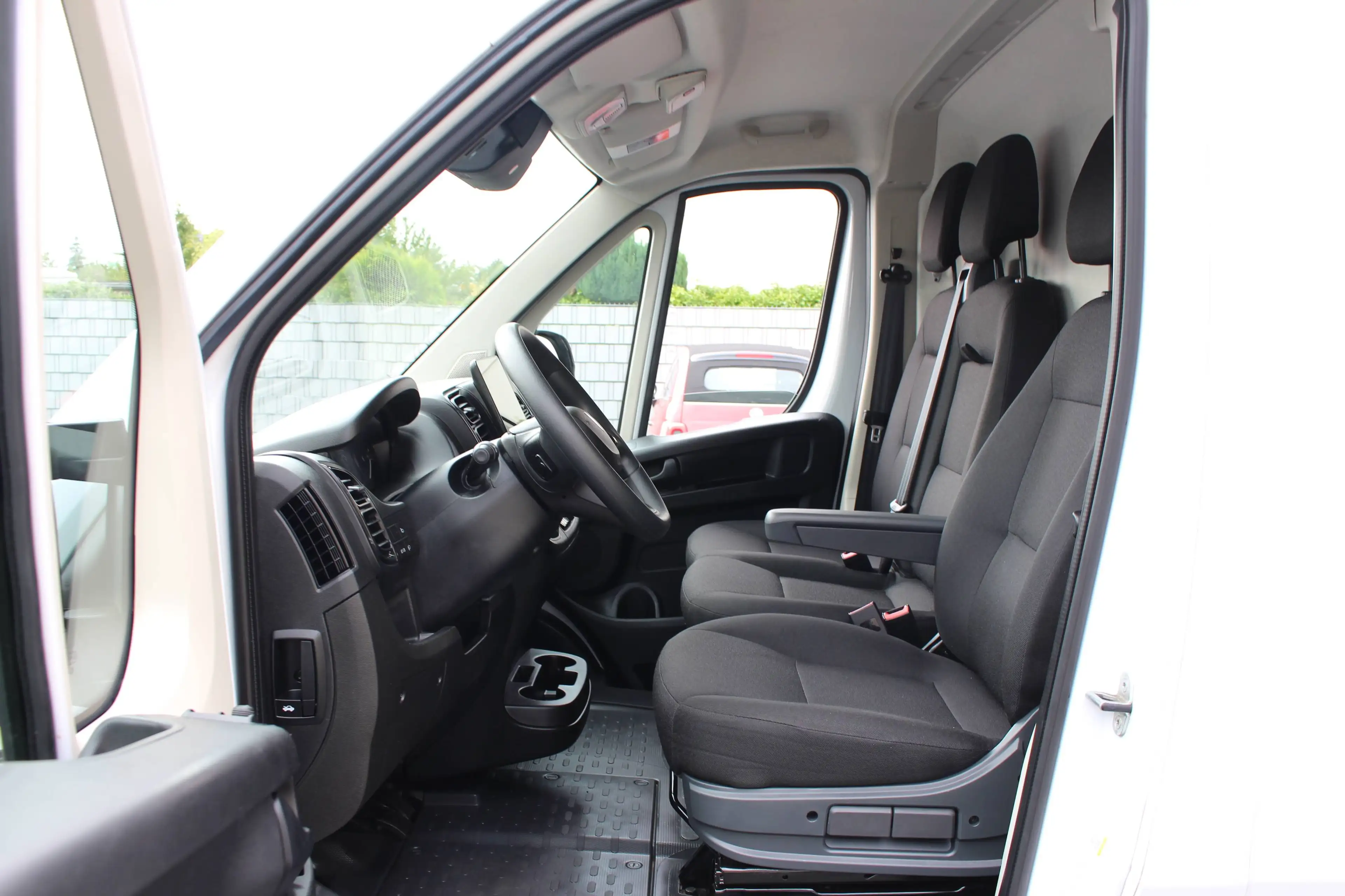 Peugeot Boxer 35 L4H2 180 Automatik*Klima*Navi*Temp*Holz — photo 10
