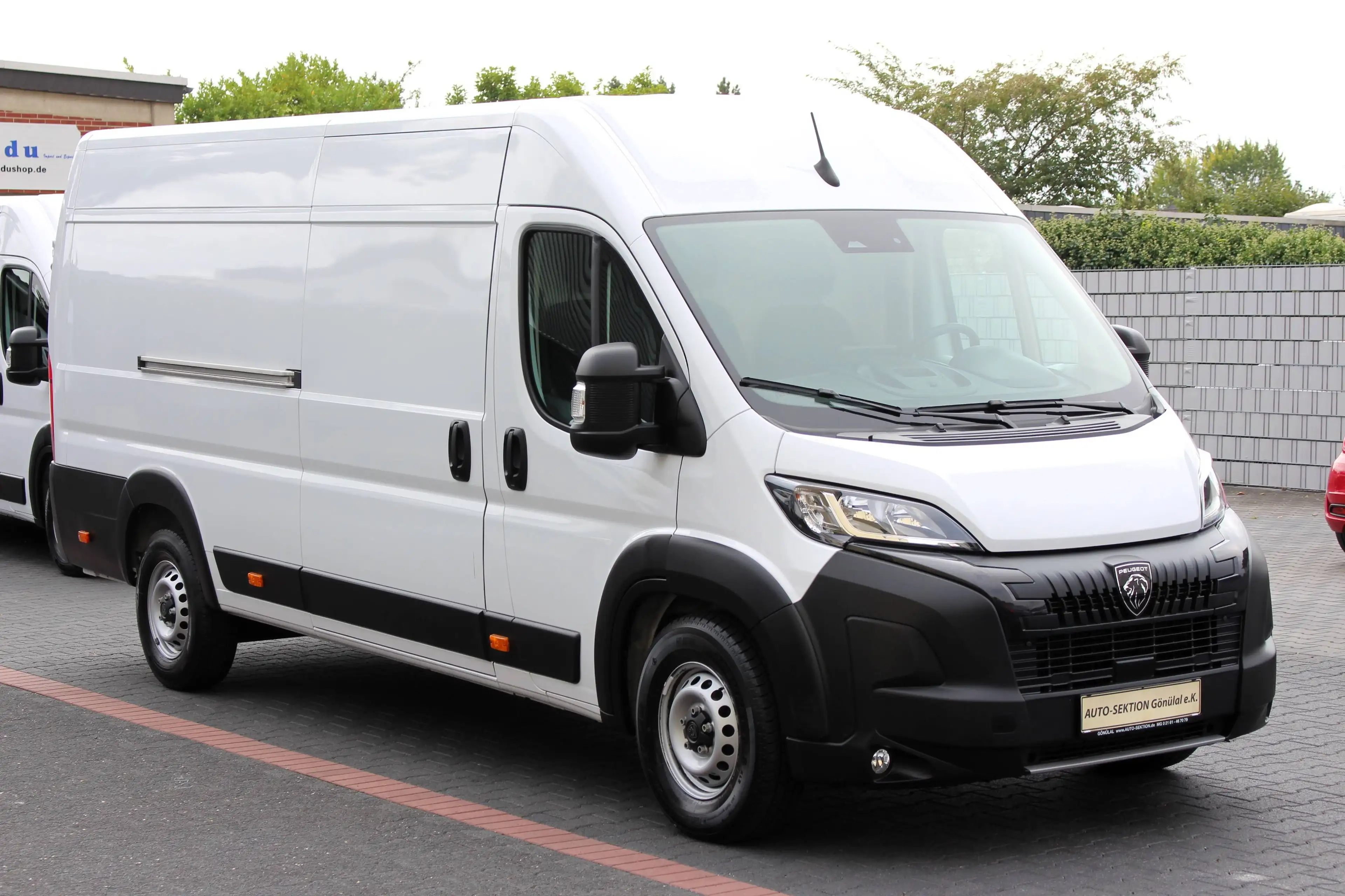 Peugeot Boxer 35 L4H2 180 Automatik*Klima*Navi*Temp*Holz