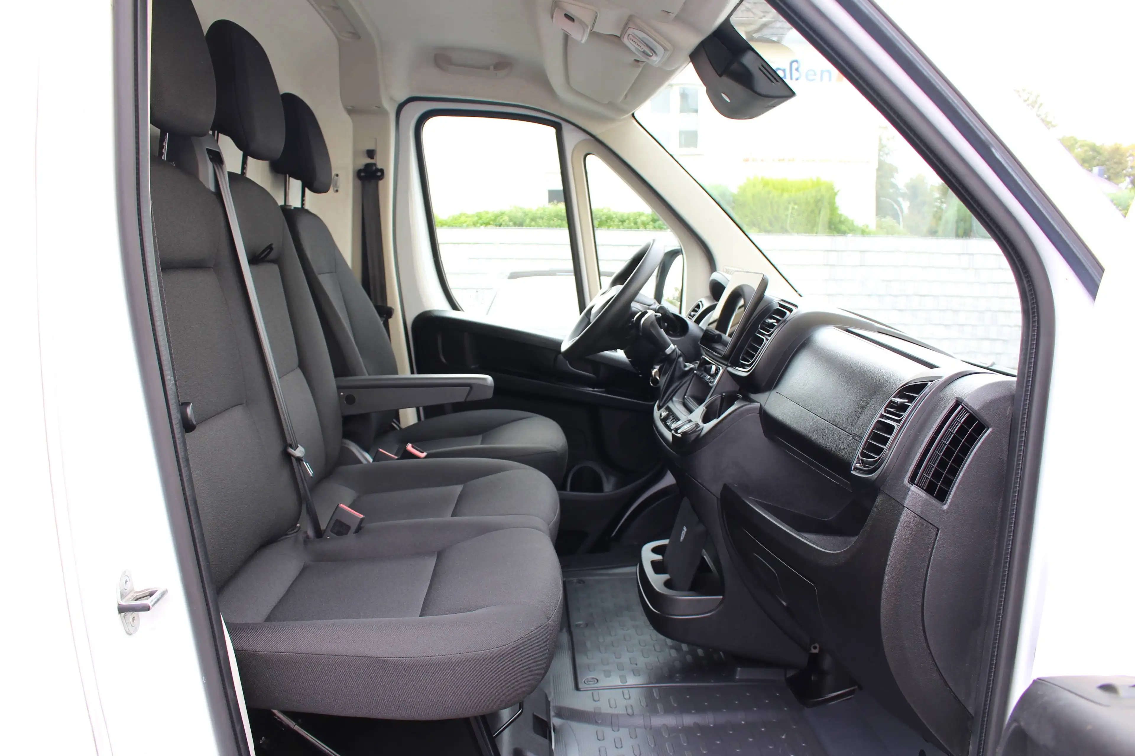 Peugeot Boxer 35 L4H2 180 Automatik*Klima*Navi*Temp*Holz — photo 6