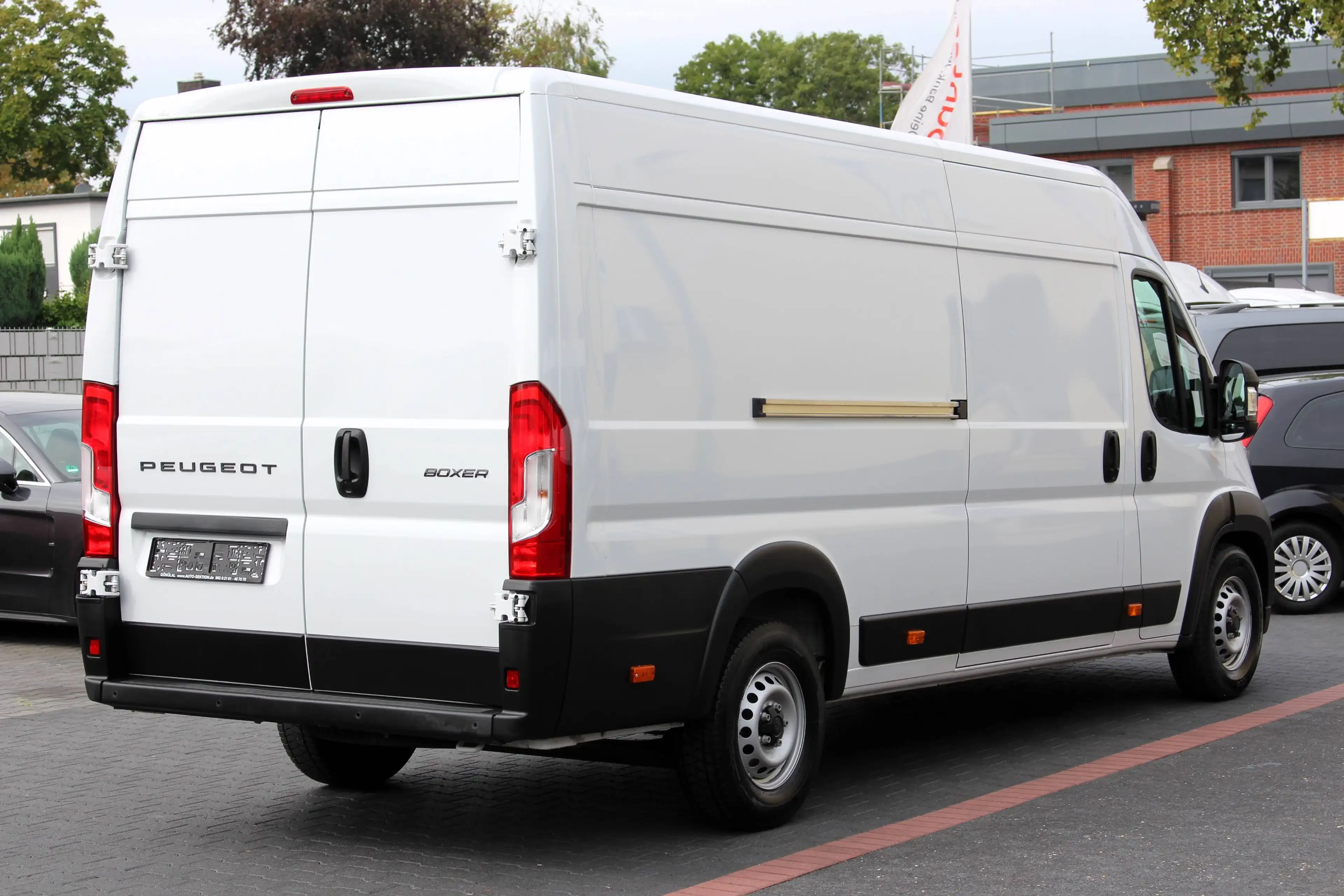 Peugeot Boxer 35 L4H2 180 Automatik*Klima*Navi*Temp*Holz — photo 3