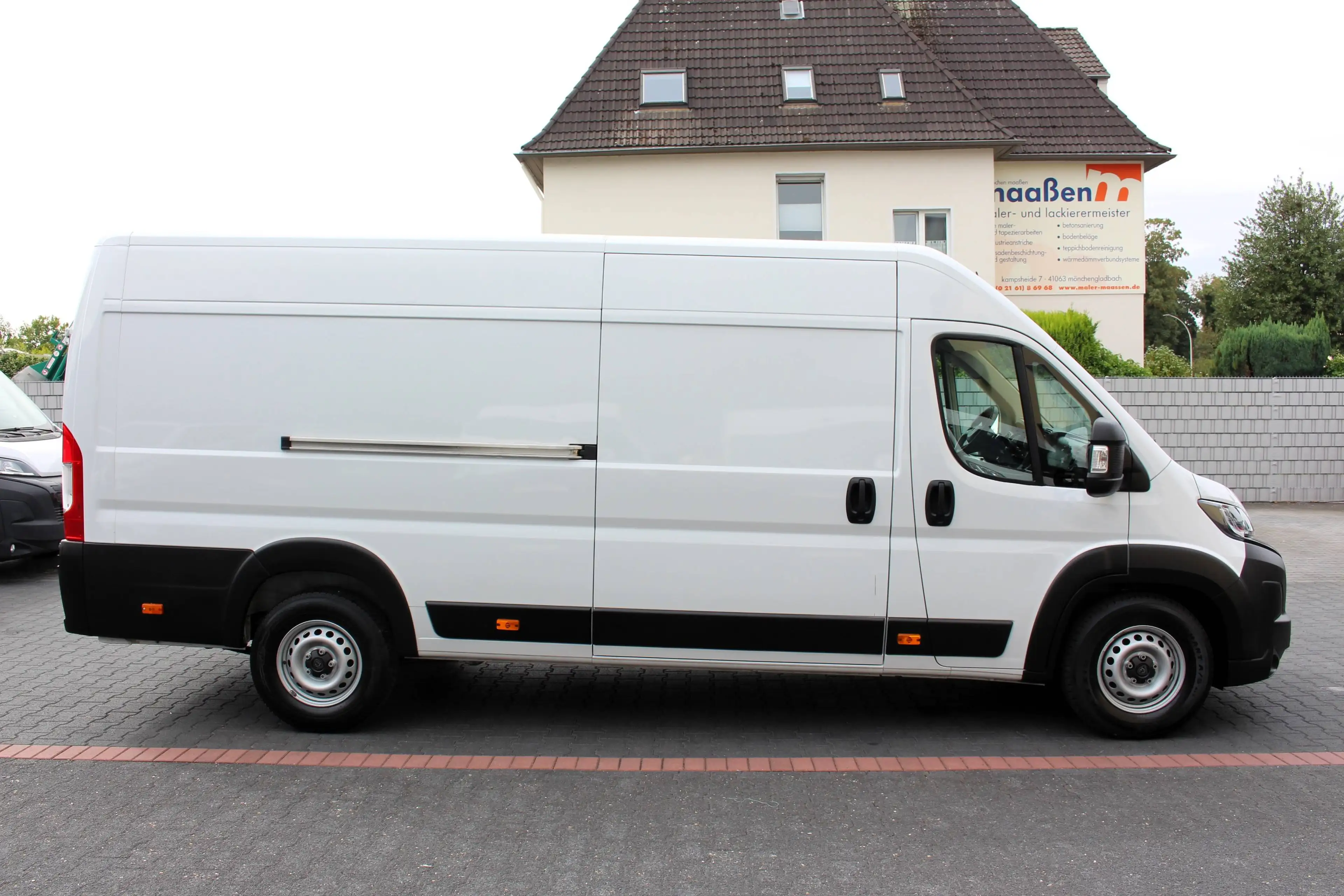 Peugeot Boxer 35 L4H2 180 Automatik*Klima*Navi*Temp*Holz — photo 2
