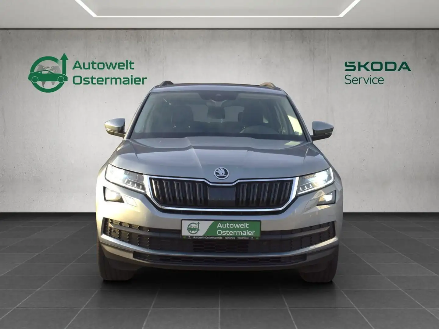 Skoda Kodiaq 2.0 TSI DSG 4x4 Drive 125*Pano*7-Si.* Gris - 2