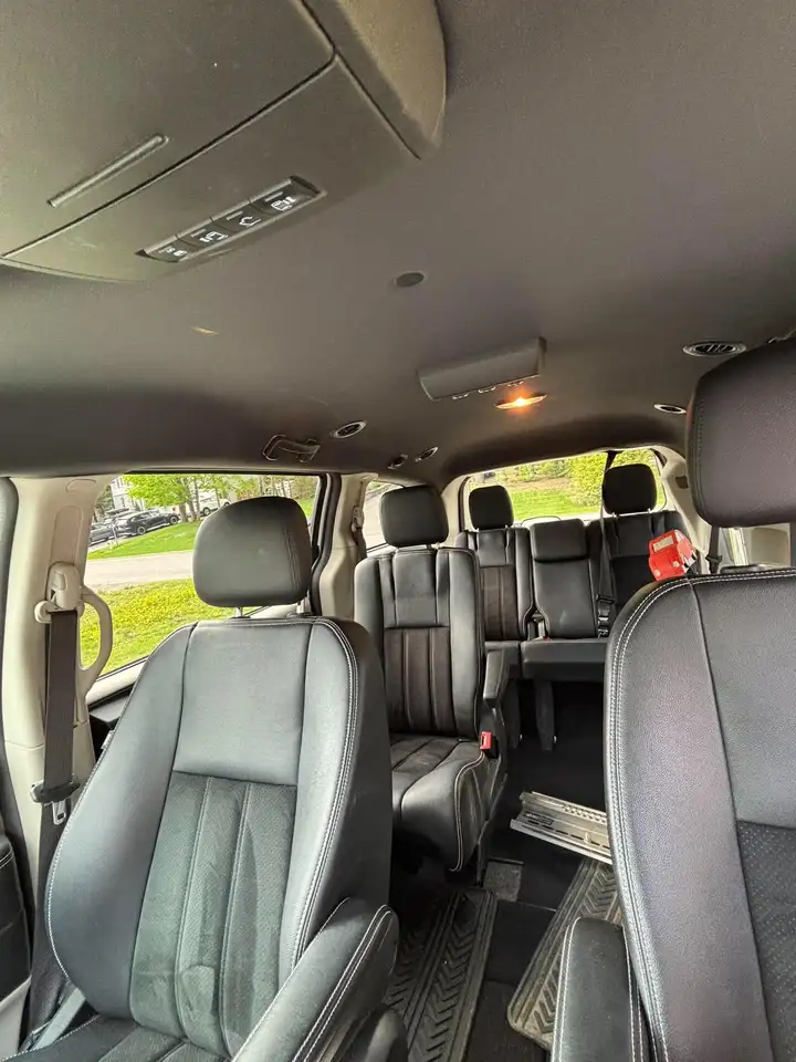 Dodge Grand Caravan photo Dodge Grand Caravan