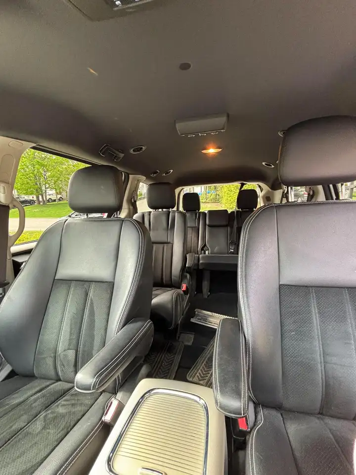 Dodge Grand Caravan photo Dodge Grand Caravan