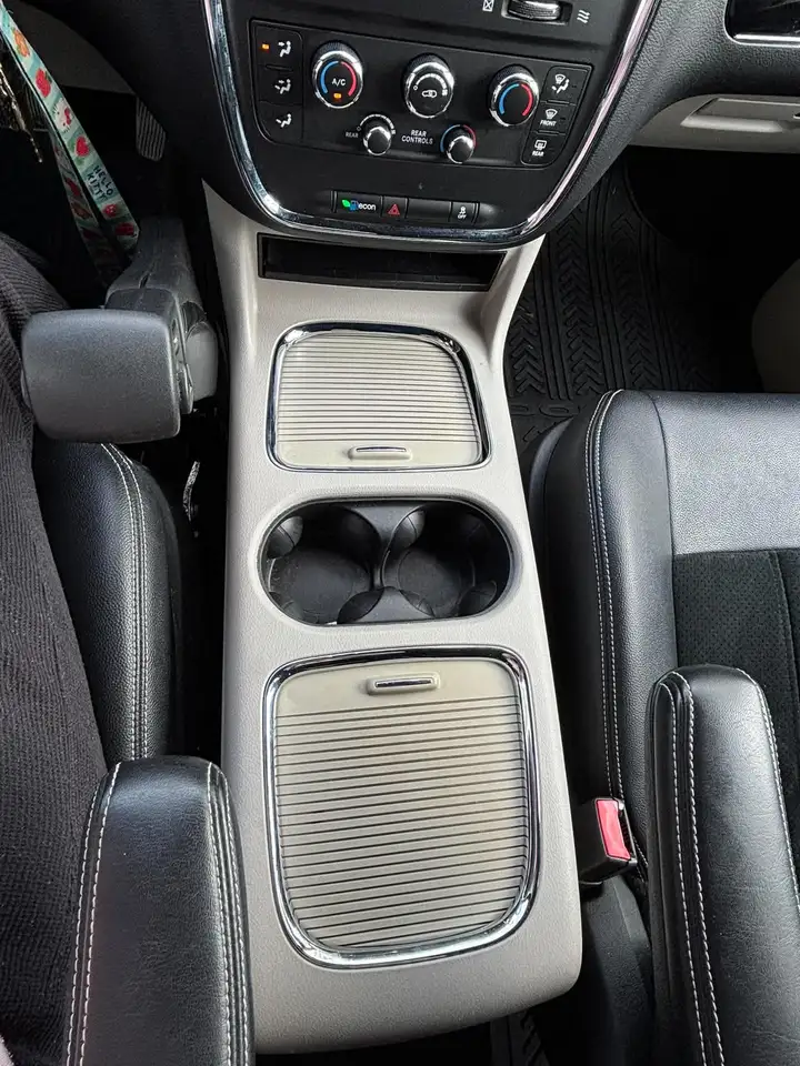 Dodge Grand Caravan photo Dodge Grand Caravan