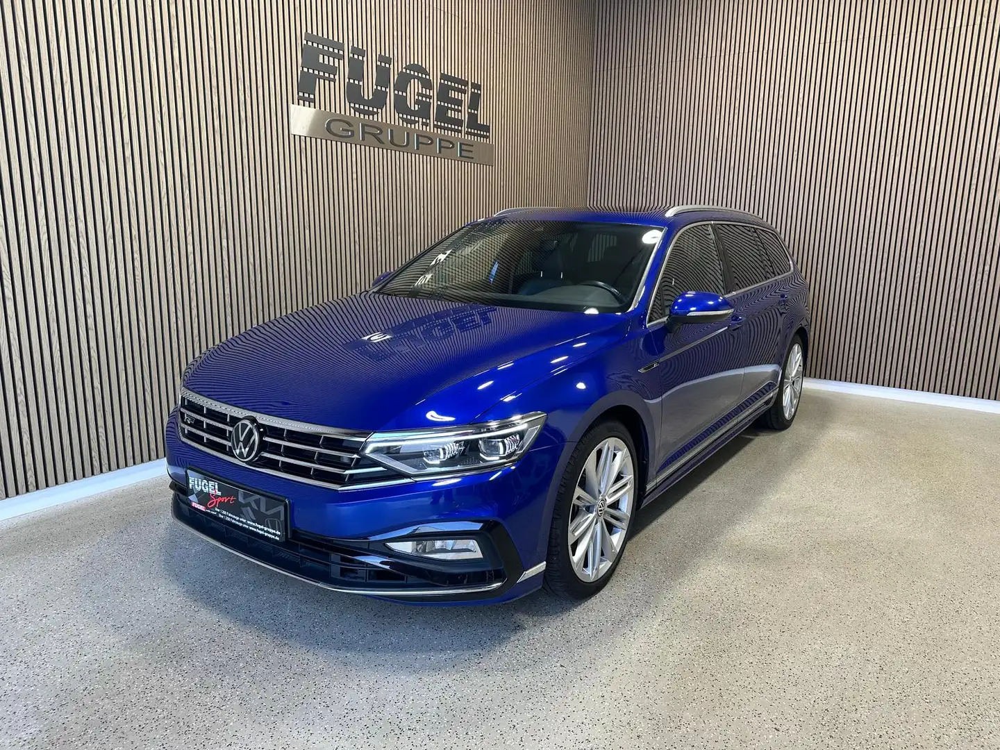 Volkswagen Passat Variant 2.0 TSI 4M R-Line IQ.LIGHT|PANO|Leder Azul - 2