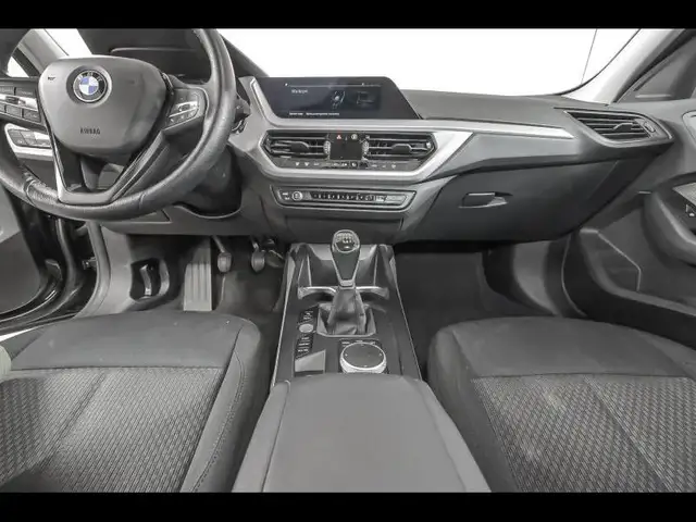 BMW 1 Series view 7