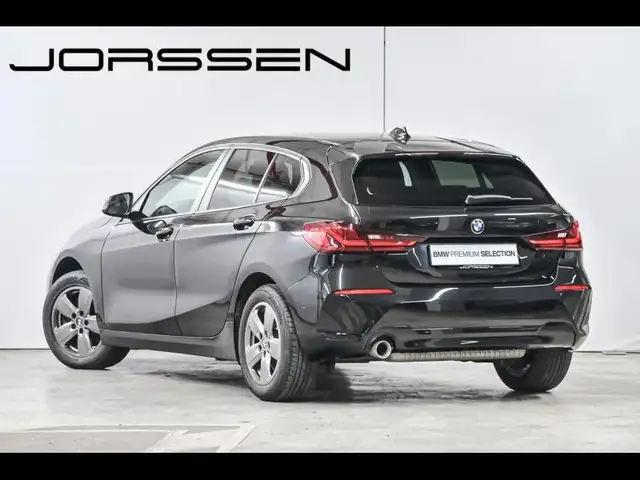 BMW 1 Series view 5