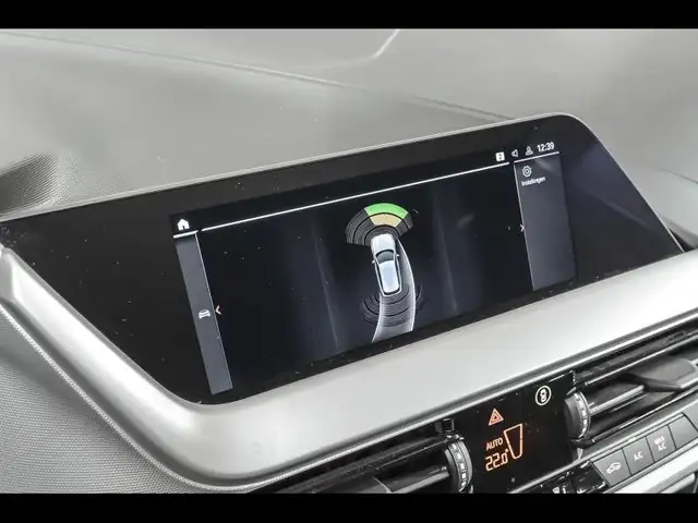 BMW 1 Series view 14